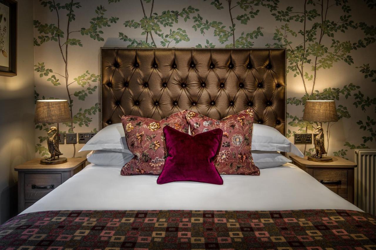 The Millstone, Mellor Otel Blackburn  Dış mekan fotoğraf A bedroom at The Mitre