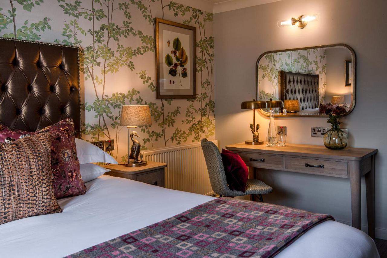 The Millstone, Mellor Otel Blackburn  Dış mekan fotoğraf A bedroom at The Swan